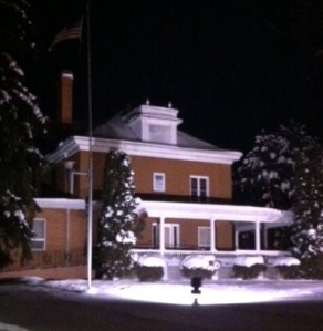 Is this not a gorgeous funeral home? SRT Funeral Home is on Highway 169 in Aitkin. I rarely see one so old-fashioned; usually they've been long torn down.