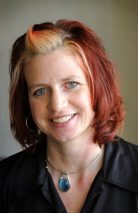 Hanel_author photo_1_3x4